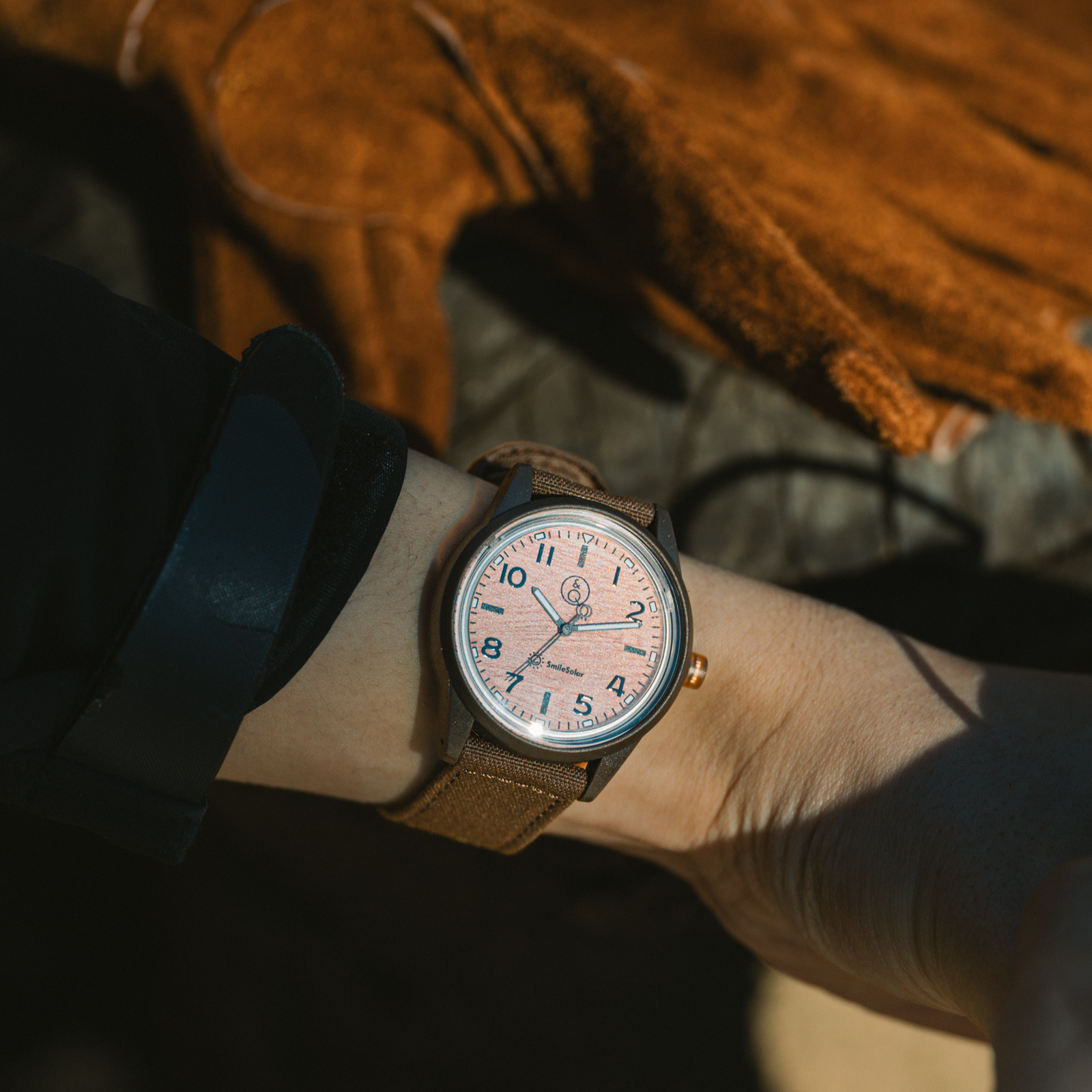 キャンプ系YouTuber「FUKU」コラボモデル – Q&Q SmileSolar ONLINE STORE