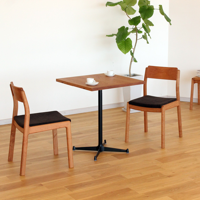 カフェテーブル