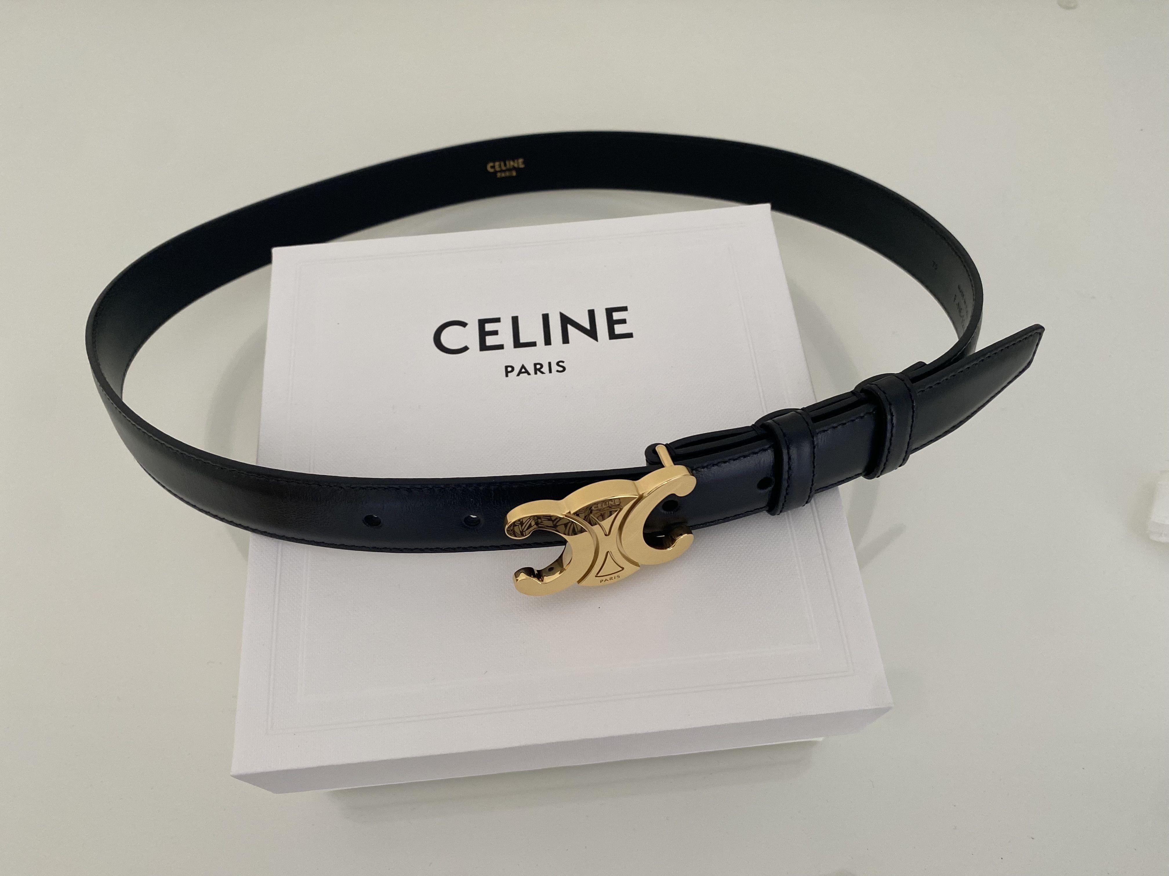 CELINE【入手困難】トリオンフ ベルト スムースカーフスキン全色