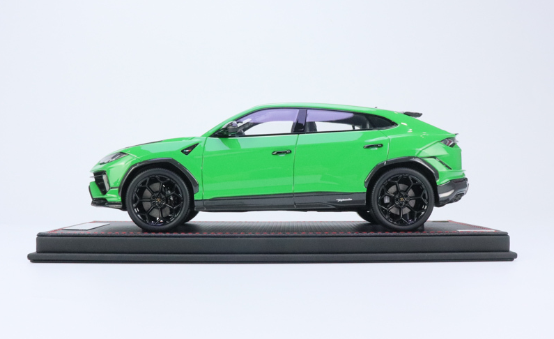 1/18 MR Collection Lamborghini Urus Performant SUV Green