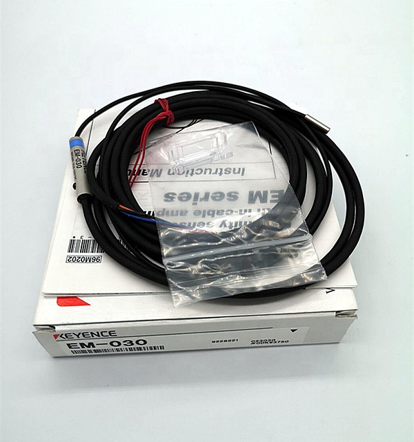 KEYENCE EM-030 NPN Proximity Sensor with In-Cable Amplifier