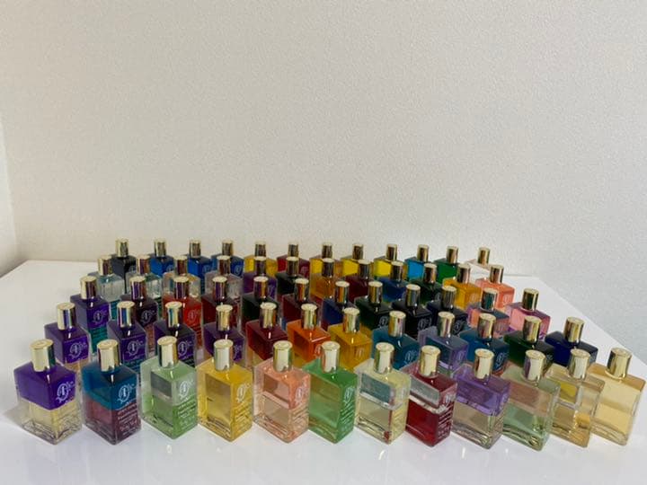 値下げ！オーラソーマ50ml105本。エアコン、ポマンダー、クイントエッセンス付 楽天市場】オーラソーマ プロダクツ 選べるセット ［ イクイリブリアム