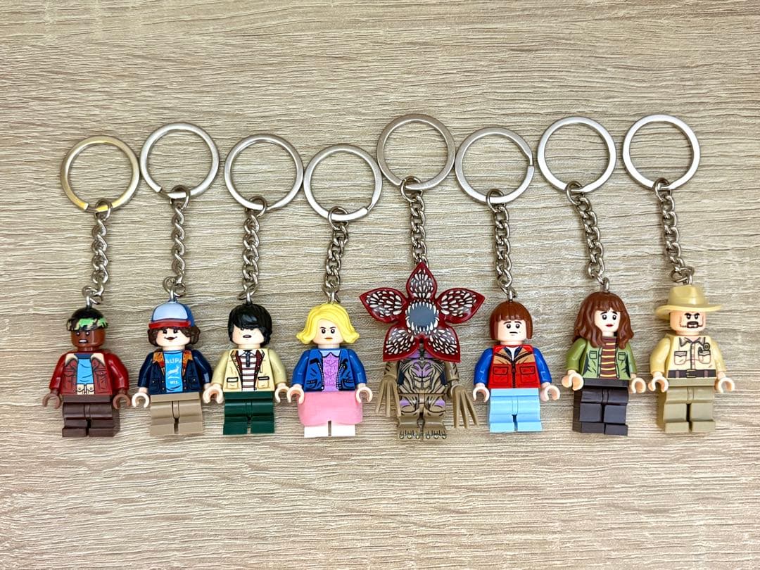 ストレンジャー・シングス ミニフィグ キーホルダー 8個セット ストレンジャー・シングス ミニフィグ キーホルダー 8個セット - メルカリ